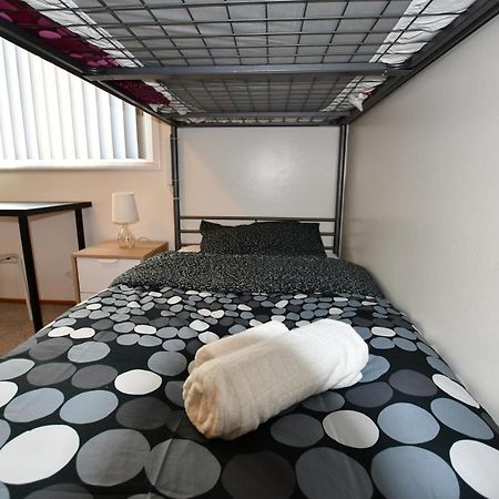 Hostel Style Shared Room Дейлі-Сіті Екстер'єр фото